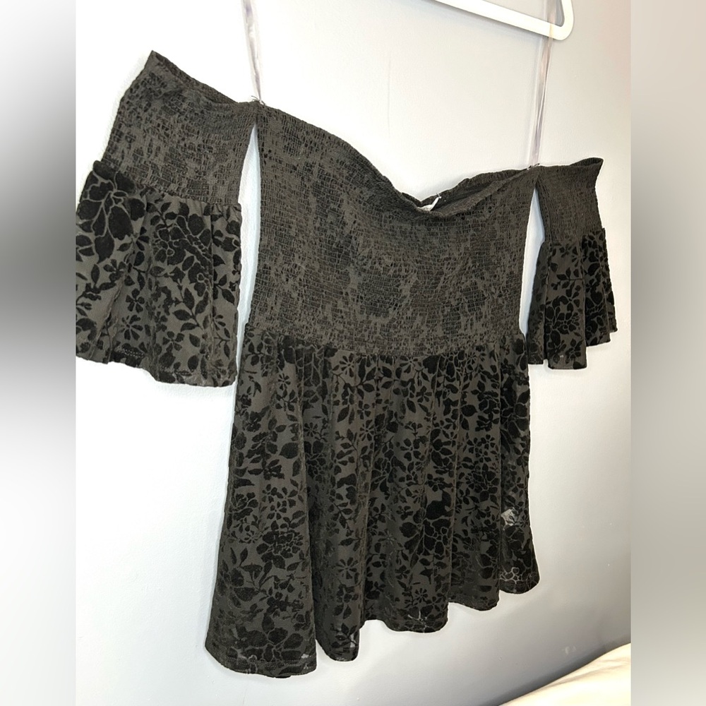 Francesca's Blouse Womens M Velvet Burnout Whimsigoth Floral Off Shoulder Top
